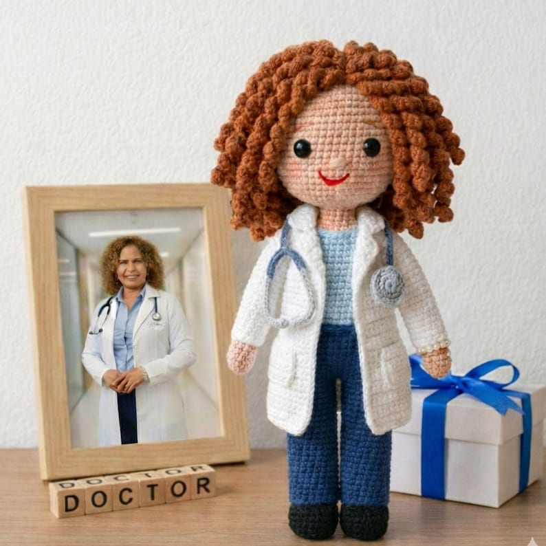 Personalized Nurse Doctor Doll, Look Alike Doll, Custom Crochet Doll from Photo, Healthcare Worker Gift, Doctor Nurse Appreciation Gift