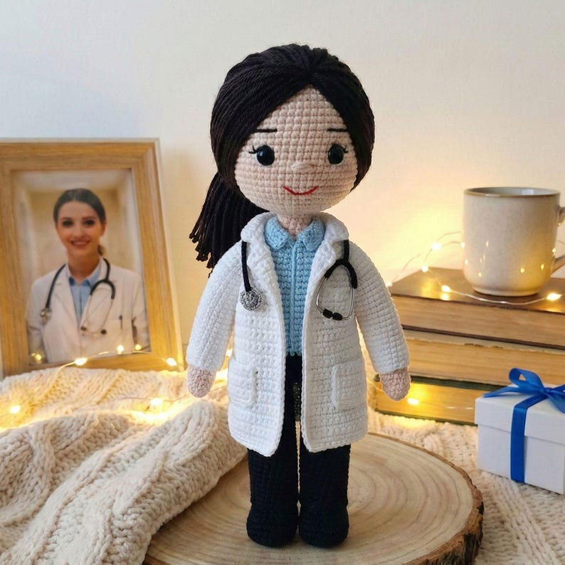 Look Alike Doll, Personalized Nurse Doctor Doll, Custom Crochet Doll from Photo, Healthcare Worker Gift, Doctor Nurse Appreciation Gift
