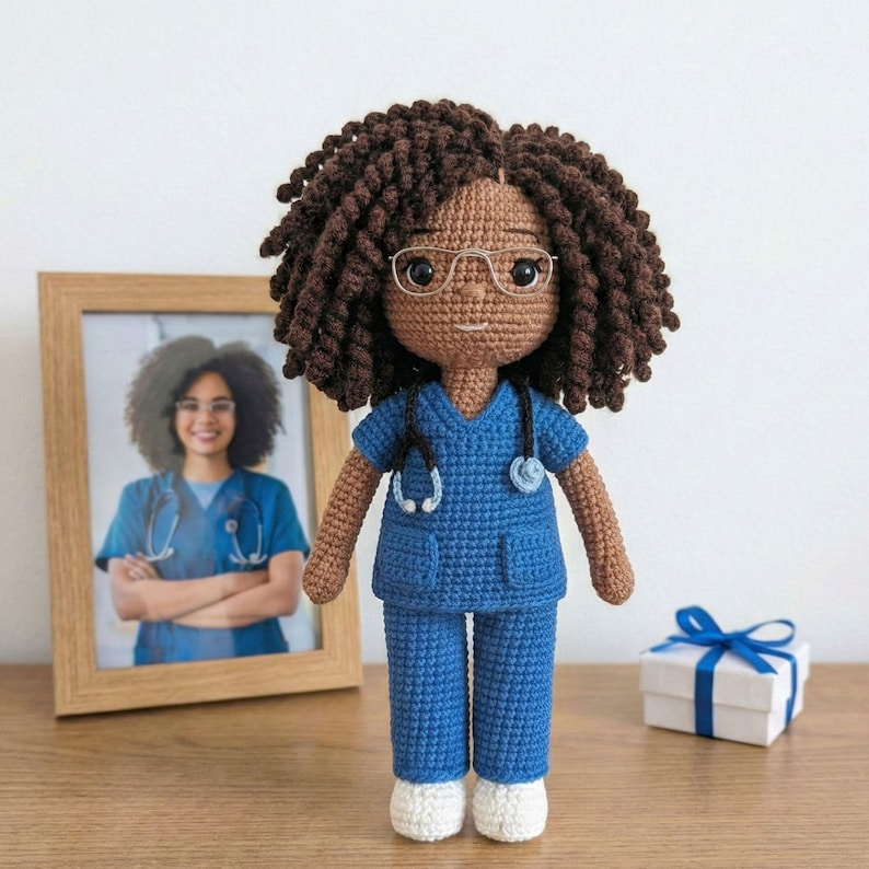 Personalized Nurse Doctor Doll, Look Alike Doll, Custom Crochet Doll from Photo, Healthcare Worker Gift, Doctor Nurse Appreciation Gift
