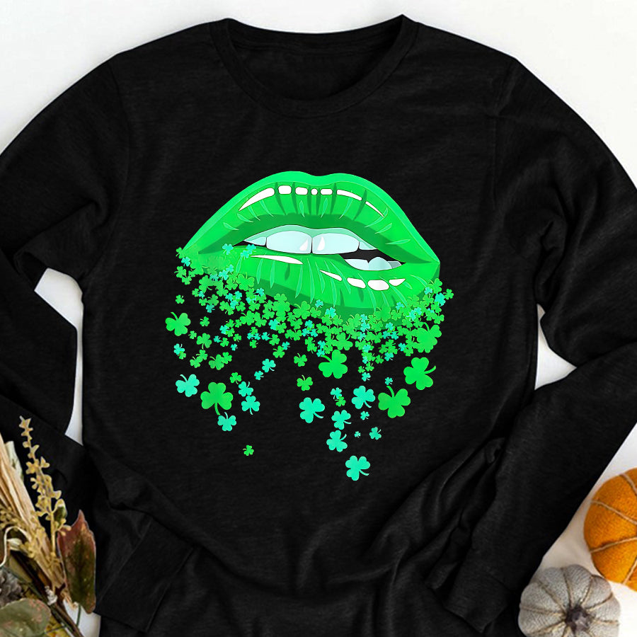 St Patricks Day Shirt Lips Sexy Green Cool Irish Shamrock St Patricks Day T-Shirt Funny St Patricks Day Shirts Womens