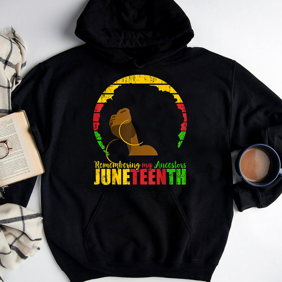 Juneteenth Shirt Peace Love Juneteenth Pride Black Girl Black Queen &amp; King T-Shirt
