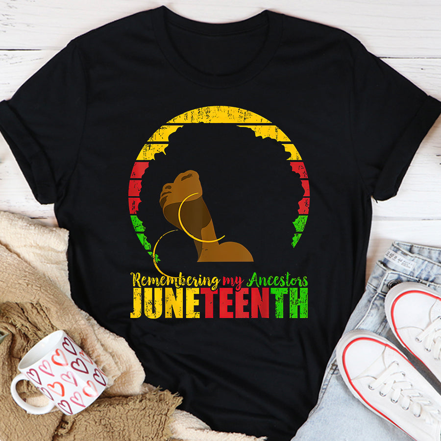 Juneteenth Shirt Peace Love Juneteenth Pride Black Girl Black Queen &amp; King T-Shirt