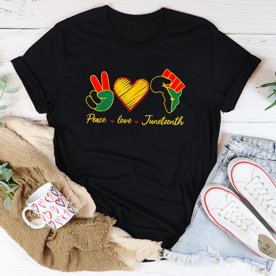 Juneteenth Shirt Peace Love Juneteenth Pride Black Girl Black Queen &amp; King T-Shirt