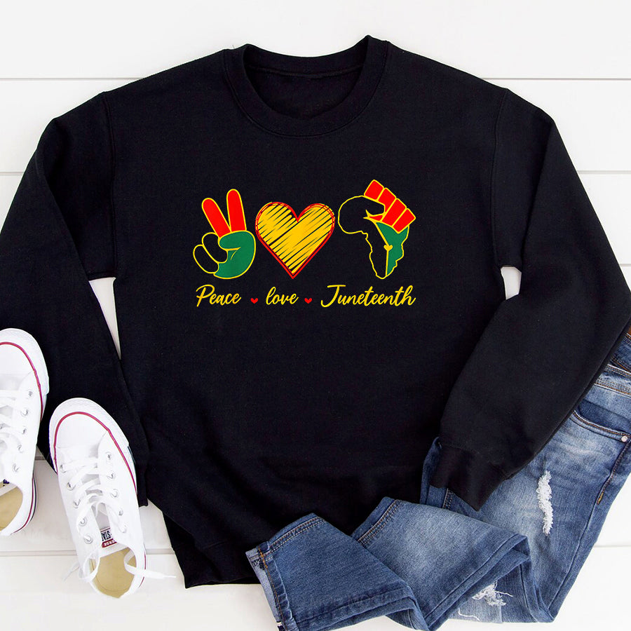 Juneteenth Shirt Peace Love Juneteenth Pride Black Girl Black Queen &amp; King T-Shirt