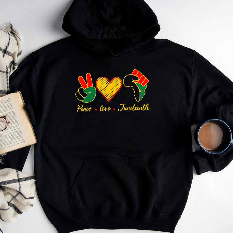Juneteenth Shirt Peace Love Juneteenth Pride Black Girl Black Queen &amp; King T-Shirt